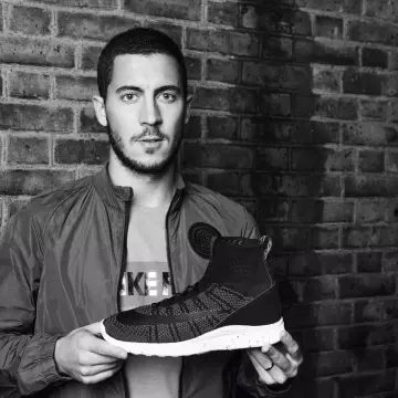 Les Sneakers Nike   Free Flyknit Mercurial Superfly portées par Eden Hazard sur le compte instagram de @hazardeden_10