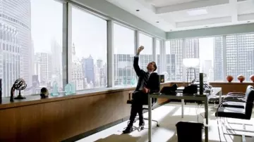 The office of Harvey Specter (Gabriel Macht) in Suits S03E02