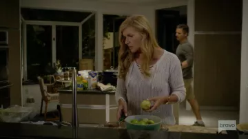 BB Dakota Lily Lace Up White Sweater worn by Debra Newell (Connie Britton) as seen in Dirty John S01E01