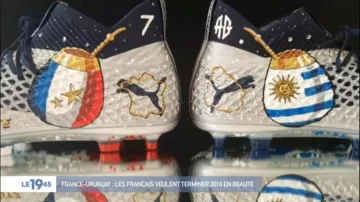 Les chaussures de foot Puma future 2.1 Stun Pack de Antoine Griezmann dans Le 19:45 de M6