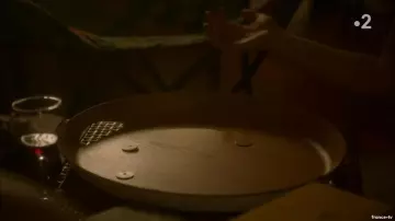 The parts of the Yi King by Noémie Leclerc (Laure Calamy) in Ten Percent S03E04