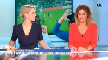 La robe marine de Sandra Ferreira dans William à midi du 15/11/2018