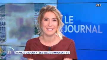 The red Dress fashion suede scalloped Caroline Delage in William noon of the 21/11/2018