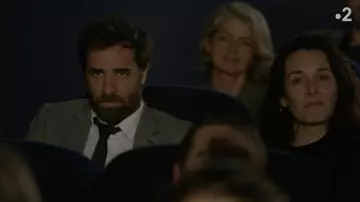 La veste en tweed gris de Gabriel Sarda (Grégory Montel) dans Dix Pour Cent S03E02