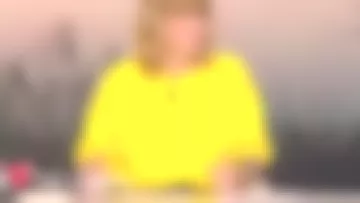 La pulsera dorada y roja aurélie bidermann de Daphné Bürki en Je t'aime etc... el 27.11.2018