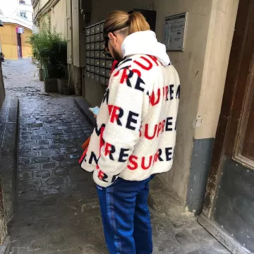 The fleece jacket Supreme scope by SCH on his account Instagram @sch