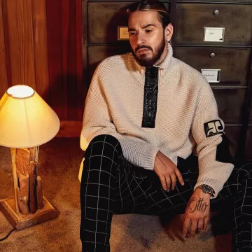 The tracksuit pants plaid Project X Paris worn by SCH on his account Instagram