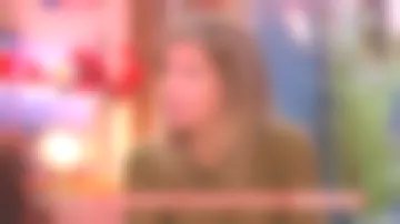 Le Pull Soie Mohair Bronze de Agathe Lecaron dans La maison des maternelles du 28/11/2018