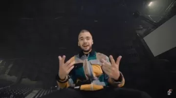 The jacket corduroy Urban Outfitters worn by Oli in the clip Insolent 3 of Bigflo & Oli