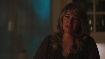 El top a rayas Lucky Brand usado por Alice Cooper (Mädchen Amick) en Riverdale S03E06