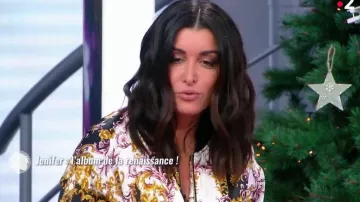 Le blouson en soie imprimé baroque The Kooples de Jenifer dans C'est au programme le 29.11.2018