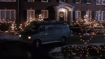 The Dodge Ram Van driven by Harry Lime (Joe Pesci) in Mom, I missed the plane !