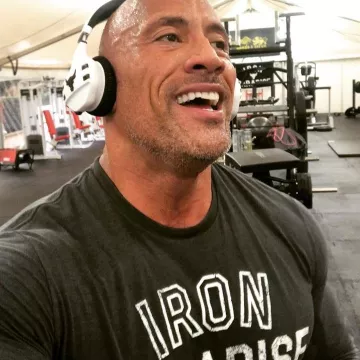 Under Armour x Projet Rock de Fer Paradis à Manches Courtes T-Shirt porté par Dwayne Johnson sur son Instagram account @therock
