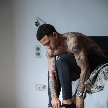 The legging Under Armour worn by Memphis Depay on his account Instagram @memphisdepay
