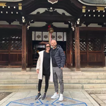 Las zapatillas blancas Alexander McQueen con suela oversize que lució Andrés Iniesta en su cuenta de Instagram @andresiniesta8