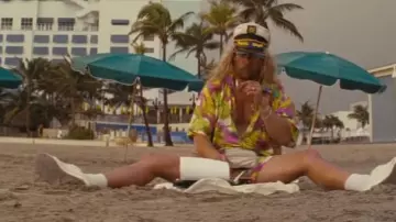 La casquette de capitaine de Yacht de Moondog (Matthew McConaughey) dans The Beach Bum