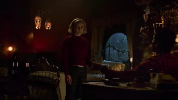 The pants plaid Sabrina Spellman (Kiernan Shipka) in The New Adventures of Sabrina (S0106)