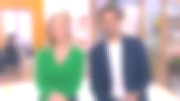 Le pull vert de Maya Lauqué dans La Quotidienne du 29/11/2018