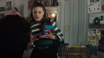 Le pull vert rayé Self-Portrait porté par Maggie Vera (Sarah Jeffery) dans Charmed S01E08