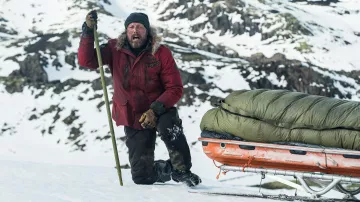 Ayers Rouge Parka Manteau porté par Overgård (Mads Mikkelsen) comme on le voit dans l'Arctique film
