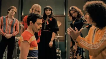 Freddie Mercury's (Rami Malek) striped t-shirt dans Bohemian Rhapsody