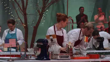 The food processor navy blue of the competition of pastry in The Princess of Chicago