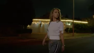 Rag & Bone Iona Tie Sleeve Tee worn by Veronica Newell (Juno Temple) as seen in Dirty John S01E02