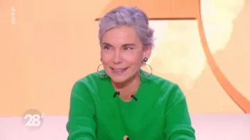 Le pull vert de Élisabeth Quin dans 28 minutes du 04/12/2018