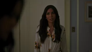 La chemise imprimé floral A.L.C. portée par Hermione Lodge (Marisol Nichols) dans Riverdale S03E07