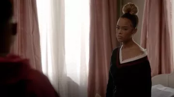 T by Alexander Wang Hybrid Meets Varsity Twist Front Sweater in Black usado por Tiana Brown (Serayah) como se ve en Empire S05E09