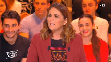 The t-shirt savage Valerie Bénaïm in It is that of the tv ! the 04/12/2018