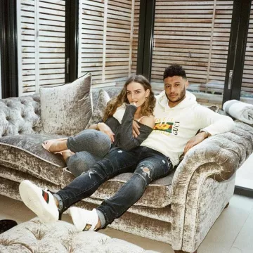 La sudadera con capucha Gucci de Alex Oxlade-Chamberlain en la cuenta de Instagram de @alexoxchamberlain