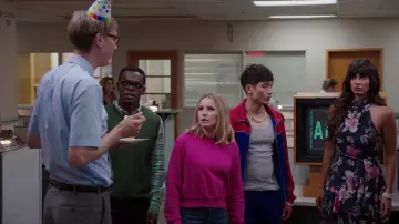 La robe à fleurs Eliza J portée par Tahani Al-Jamil (Jameela Jamil) dans The Good Place S03E09