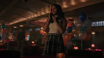 The dress in tweed with a node Alice + Olivia worn by Veronica Lodge (Camila Mendes) in Riverdale S03E06