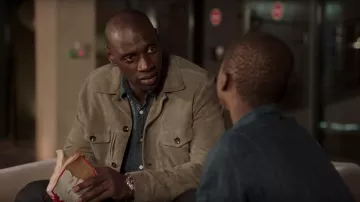 La chaqueta de ante que lleva Seydou Tall (Omar Sy) en Yao