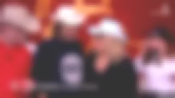 Pull future de André Manoukian dans Je t'aime etc... du 07/12/2018