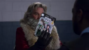 La figura de Han Solo en Star Wars de Santa Claus (Kurt Russell) en la película Las crónicas de Navidad