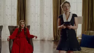 La robe rouge Co portée par Fallon Carrington (Elizabeth Gillies) dans Dynastie S02E08