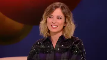 The shirt Sandro scope by Isabelle Ithurburu in the show Hello! the 08/12/2018