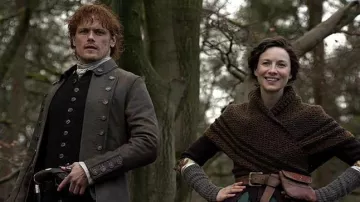 Le châle en laine de Claire Fraser (Caitriona Balfe) dans Outlander S04E04