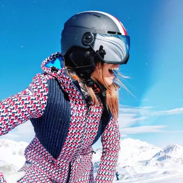 The ski jacket printed Laury Thilleman on the account instagram @laurythilleman