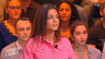 The jean jacket pink Francesca Antoniotti in It is that of the tv !