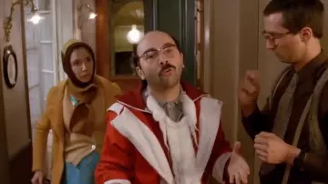 Eyeglasses Félix (Gérard Jugnot) in The Father Christmas is a scumbag