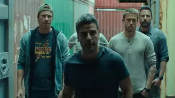 Le T-shirt Lucky Brand The Return of Kiss de Ben Miller (Garrett Hedlund) dans Triple Frontier