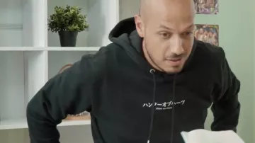 La sudadera con capucha negra de Carlito en el video de YouTube MCFLY ESCRIBIÓ UN NUEVO BOCETO de McFly & Carlito