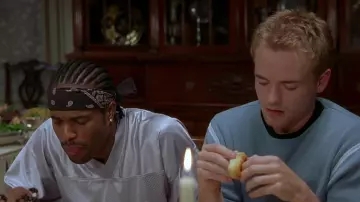 Le bandana bleu marine porté par Ray (Shawn Wayans) dans Scary Movie 2