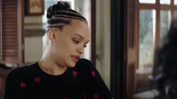 Marella Adam Suéter bordado usado por Deanna (Britne Oldford) como se ve en God Friended Me S01E06