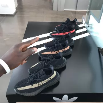 Les sneakers Adidas Yeezy Boost 350 V2 de Benjamin Mendy sur son compte Instagram @benmendy23
