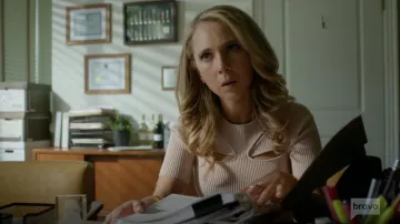 Bailey 44 Cutout ribbed knit Pink top worn by Veronica Newell (Juno Temple) in Dirty John S01E03