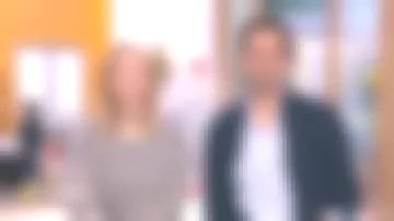 The sweaters in stripes of Maya Lauqué in The day-to-day 11/12/2018